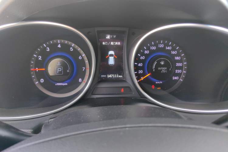 Used Hyundai Santa Fe 2013 Revised Version 2.4L Automatic All-Wheel Drive Smart Type Odometer Close Up