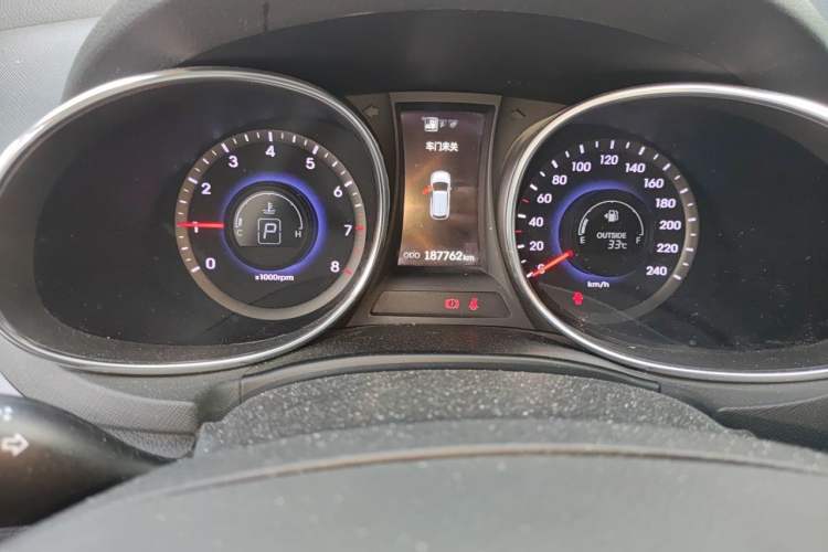 Used Hyundai Santa Fe 2013 Revised Version 2.4L Automatic All-Wheel Drive Smart Type Odometer Close Up