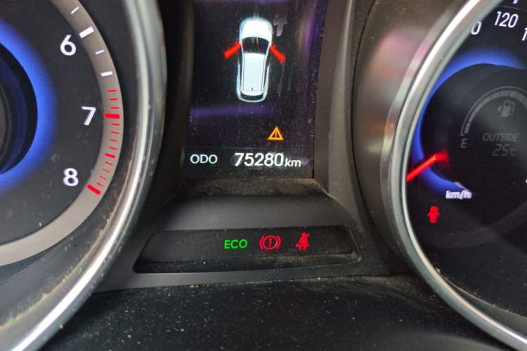 Used Hyundai Santa Fe 2013 Revised Version 2.4L Automatic All-Wheel Drive Smart Type Odometer Close Up