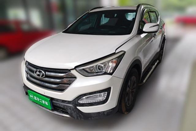 Used Hyundai Santa Fe 2013 2.4L Automatic 4x4 Smart Version