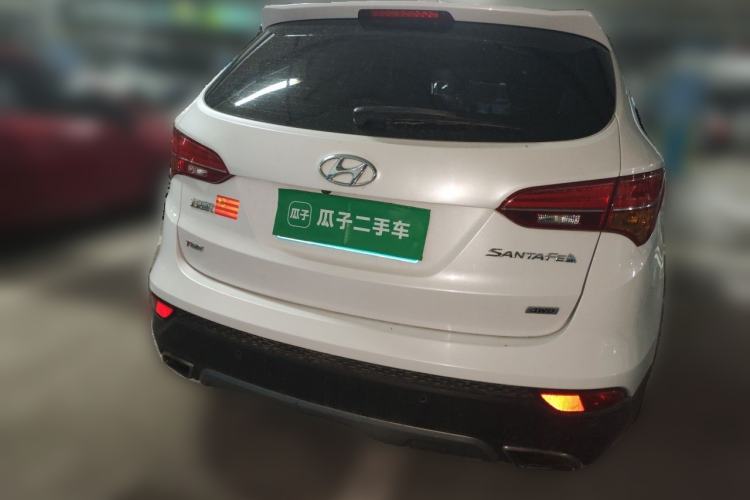 Used Hyundai Santa Fe 2013 2.0T Automatic All-Wheel Drive Top Trim Rear