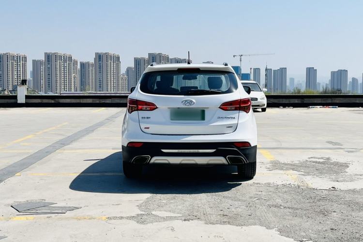 Used Hyundai Santa Fe 2013 2.4L Automatic Two-Wheel Drive Smart Version Rear