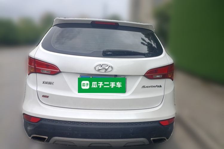 Used Hyundai Santa Fe 2013 2.4L Automatic Two-Wheel Drive Smart Version Rear
