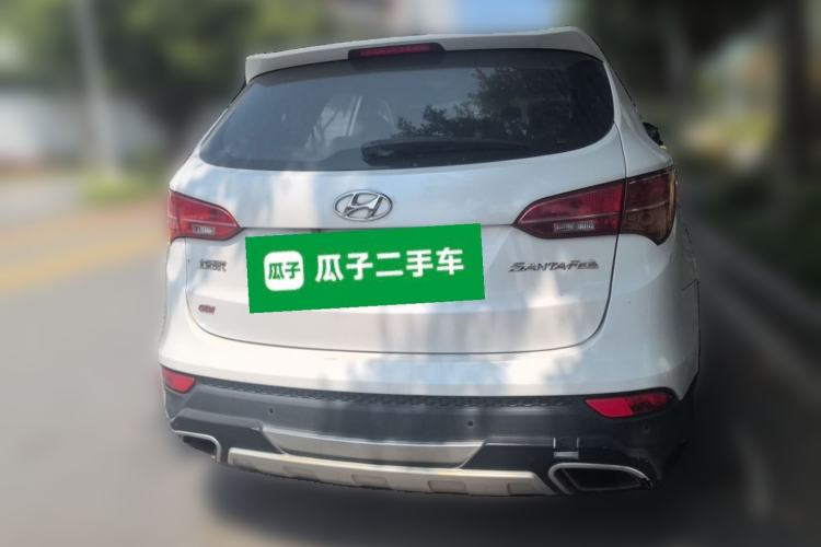 Used Hyundai Santa Fe 2013 2.4L Automatic Two-Wheel Drive Smart Version Rear