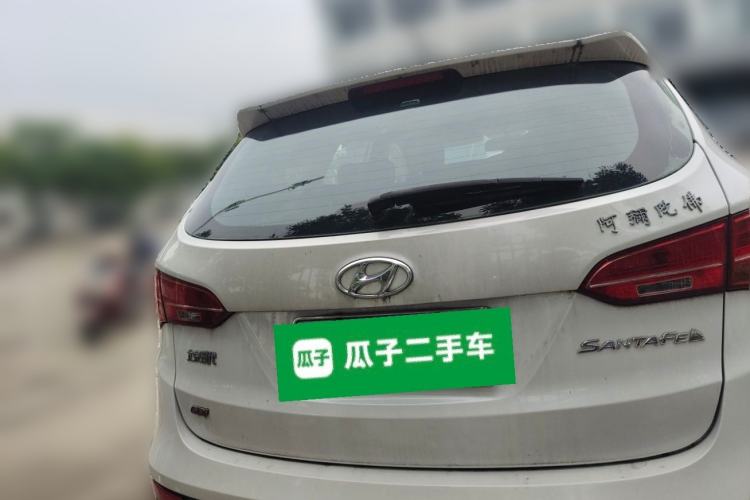 Used Hyundai Santa Fe 2013 2.4L Automatic Two-Wheel Drive Smart Version Rear