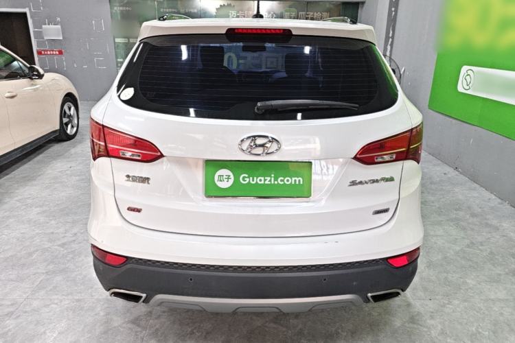 Used Hyundai Santa Fe 2013 Revised Version 2.4L Automatic All-Wheel Drive Smart Type Rear
