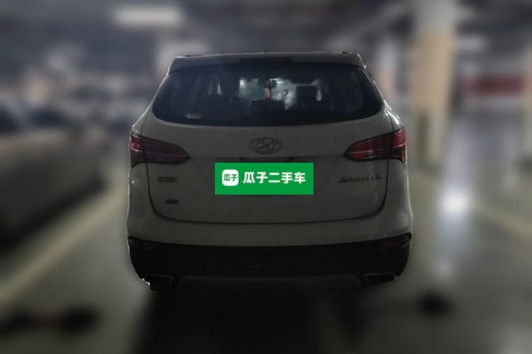 Used Hyundai Santa Fe 2013 2.4L Automatic Two-Wheel Drive Smart Version Rear