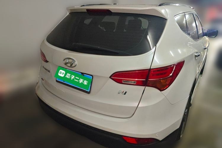 Used Hyundai Santa Fe 2013 2.4L Automatic Two-Wheel Drive Smart Version Rear