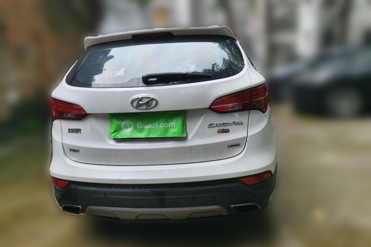 Used Hyundai Santa Fe 2013 2.0T Automatic All-Wheel Drive Top Trim Rear