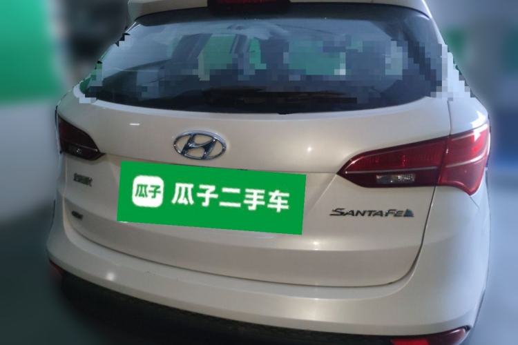 Used Hyundai Santa Fe 2013 2.4L Automatic Two-Wheel Drive Smart Version Rear