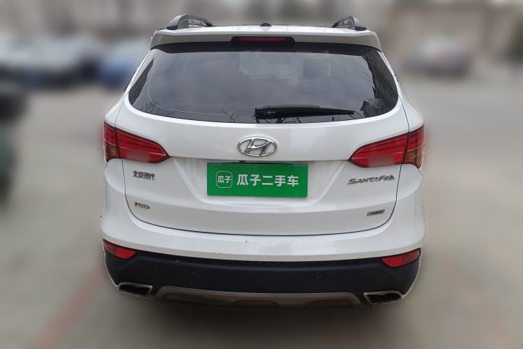 Used Hyundai Santa Fe 2013 Revised Version 2.0T Automatic All-Wheel Drive Top-Tier Trim Rear
