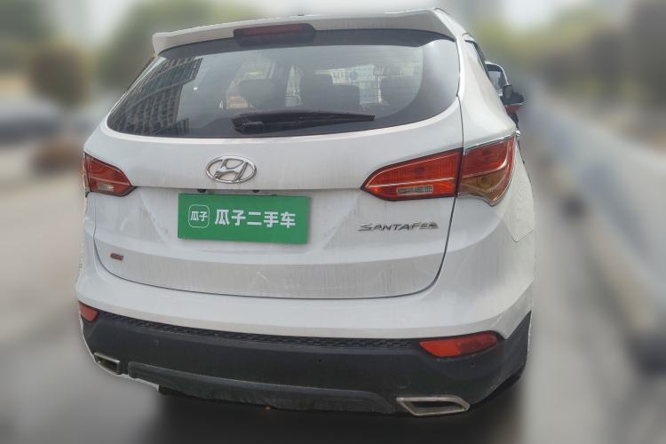Used Hyundai Santa Fe 2013 2.4L Automatic Two-Wheel Drive Smart Version Rear