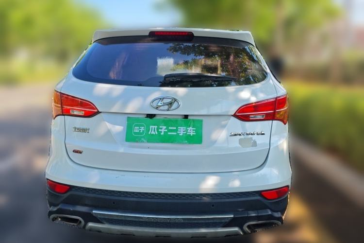 Used Hyundai Santa Fe 2013 2.4L Automatic Two-Wheel Drive Smart Version Rear