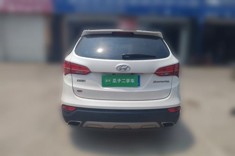 Used Hyundai Santa Fe 2013 2.4L Automatic Two-Wheel Drive Smart Version Rear