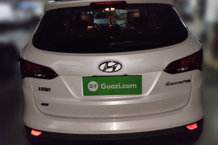 Used Hyundai Santa Fe 2013 2.4L Automatic Two-Wheel Drive Smart Version Rear