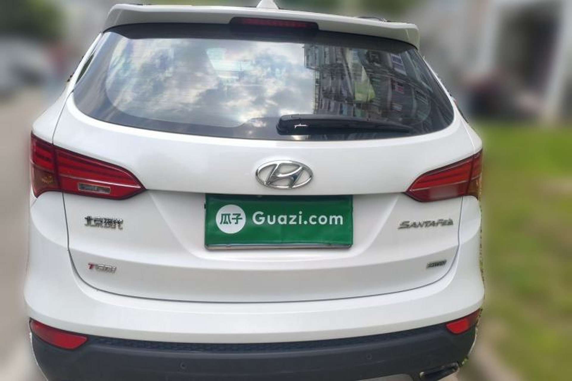 Used Hyundai Santa Fe 2013 Revised Version 2.0T Automatic All-Wheel Drive Top-Tier Trim Rear