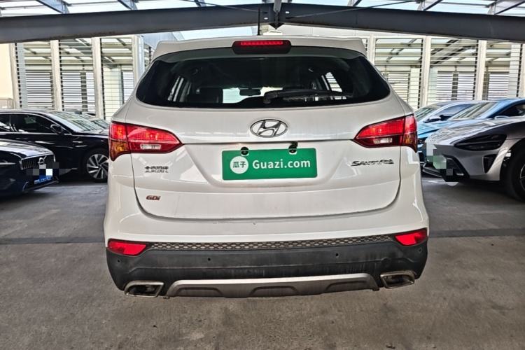 Used Hyundai Santa Fe 2013 2.4L Automatic Two-Wheel Drive Smart Version Rear