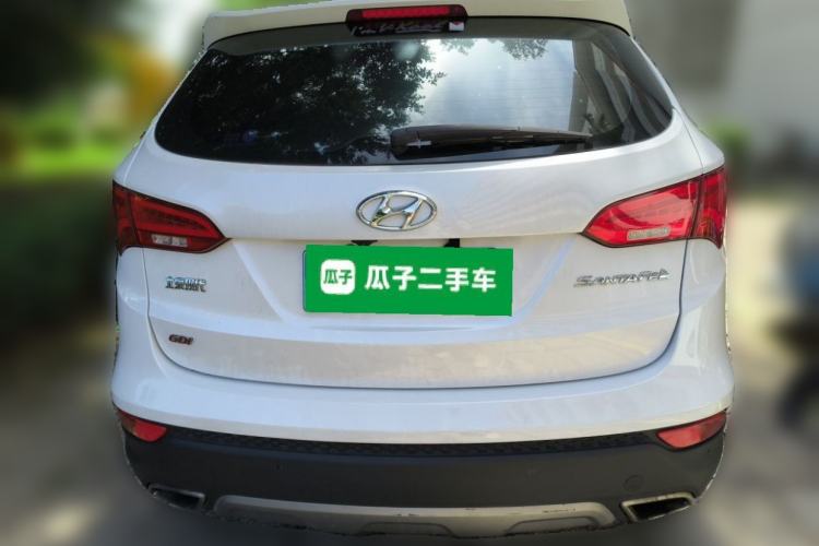 Used Hyundai Santa Fe 2013 2.4L Automatic Two-Wheel Drive Smart Version Rear