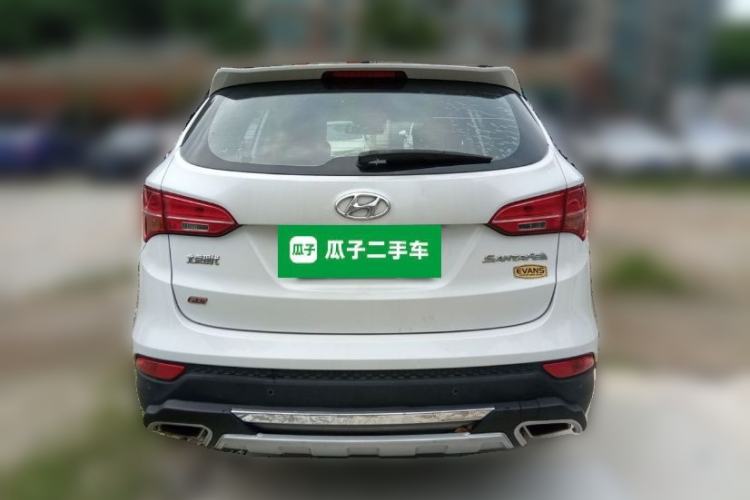 Used Hyundai Santa Fe 2013 2.4L Automatic Two-Wheel Drive Smart Version Rear