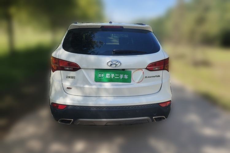 Used Hyundai Santa Fe 2013 2.4L Automatic Two-Wheel Drive Smart Version Rear