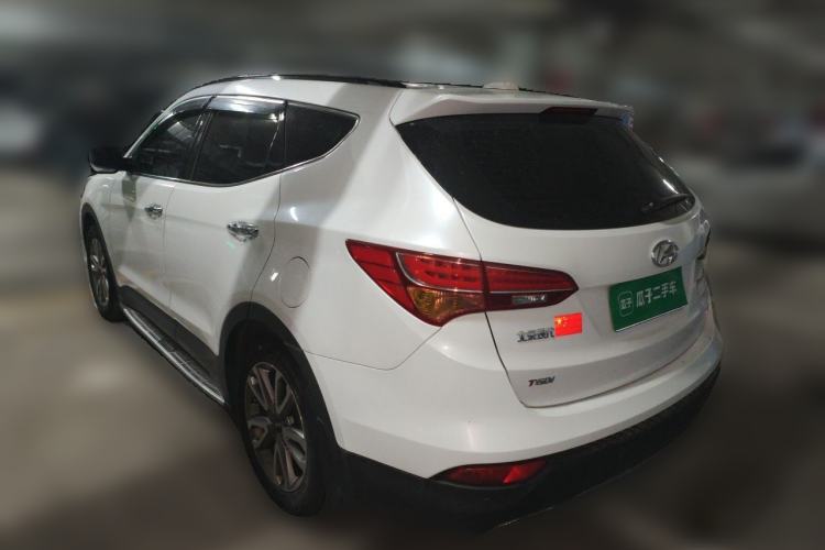 Used Hyundai Santa Fe 2013 2.0T Automatic All-Wheel Drive Top Trim Rear Left 45 Deg
