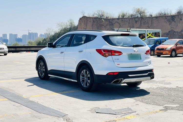 Used Hyundai Santa Fe 2013 2.4L Automatic Two-Wheel Drive Smart Version Rear Left 45 Deg