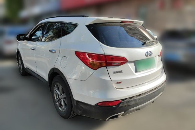 Used Hyundai Santa Fe 2013 2.4L Automatic 4x4 Smart Version Rear Left 45 Deg