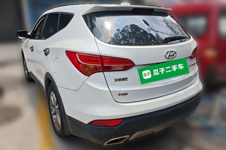 Used Hyundai Santa Fe 2013 2.0T Automatic All-Wheel Drive Top Trim Rear Left 45 Deg