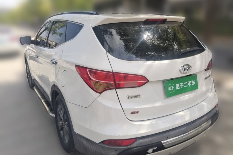 Used Hyundai Santa Fe 2013 2.4L Automatic Two-Wheel Drive Smart Version Rear Left 45 Deg