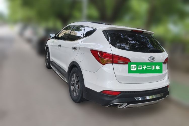 Used Hyundai Santa Fe 2013 2.4L Automatic Two-Wheel Drive Smart Version Rear Left 45 Deg