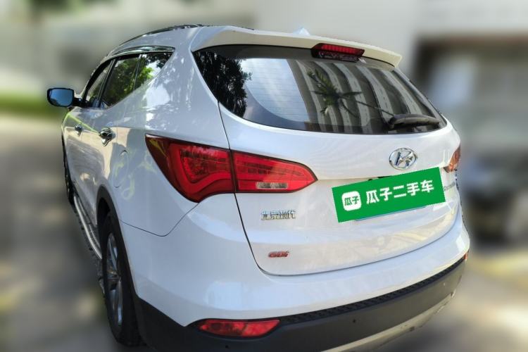 Used Hyundai Santa Fe 2013 2.4L Automatic Two-Wheel Drive Smart Version Rear Left 45 Deg