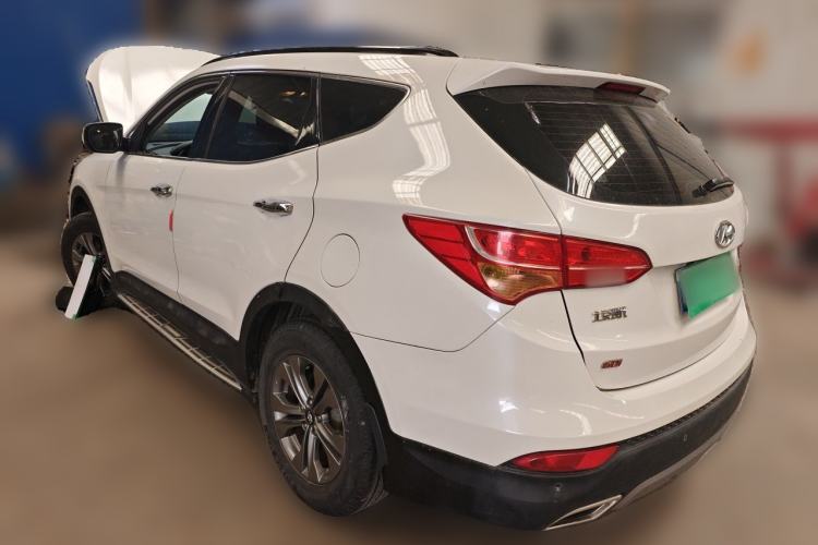 Used Hyundai Santa Fe 2013 2.4L Automatic Two-Wheel Drive Smart Version Rear Left 45 Deg