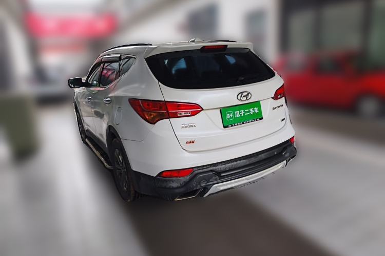 Used Hyundai Santa Fe 2013 2.4L Automatic 4x4 Smart Version Rear Left 45 Deg