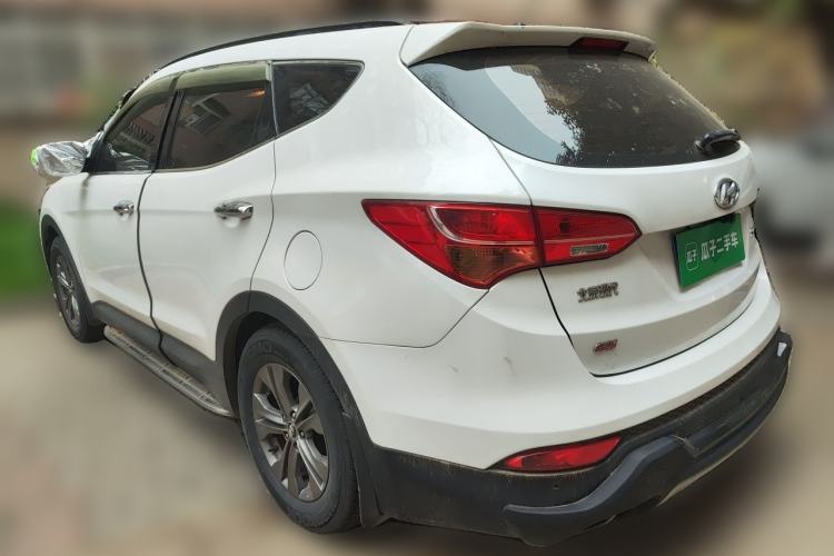Used Hyundai Santa Fe 2013 2.4L Automatic Two-Wheel Drive Smart Version Rear Left 45 Deg