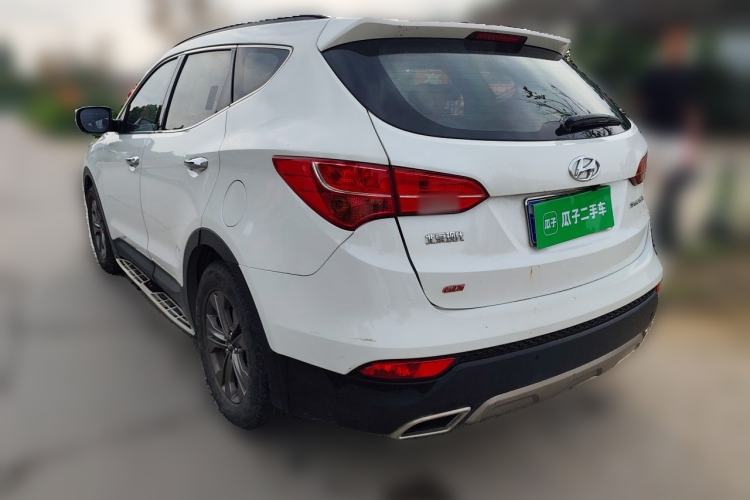Used Hyundai Santa Fe 2013 2.4L Automatic Two-Wheel Drive Smart Version Rear Left 45 Deg