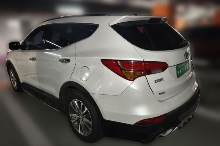 Used Hyundai Santa Fe 2013 Revised Version 2.0T Automatic All-Wheel Drive Top-Tier Trim Rear Left 45 Deg