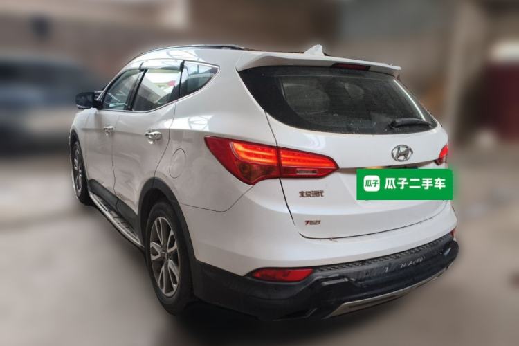 Used Hyundai Santa Fe 2013 2.0T Automatic All-Wheel Drive Top Trim Rear Left 45 Deg