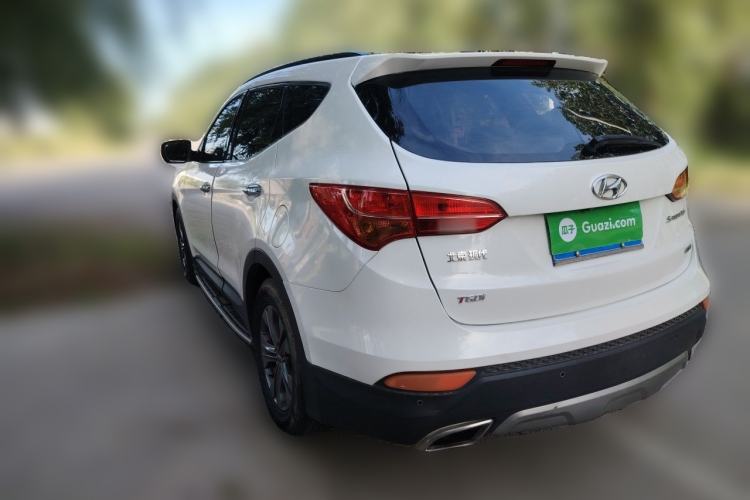Used Hyundai Santa Fe 2013 2.4L Automatic 4x4 Smart Version Rear Left 45 Deg