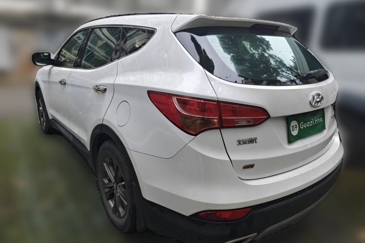 Used Hyundai Santa Fe 2013 2.4L Automatic Two-Wheel Drive Smart Version Rear Left 45 Deg
