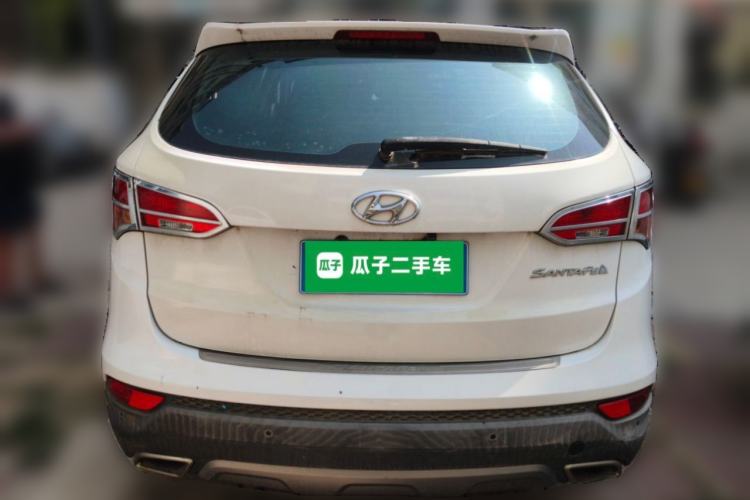 Used Hyundai Santa Fe 2013 2.4L Automatic Two-Wheel Drive Smart Version Rear