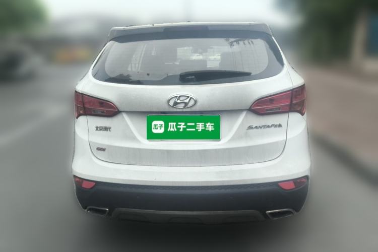Used Hyundai Santa Fe 2013 2.4L Automatic Two-Wheel Drive Smart Version Rear