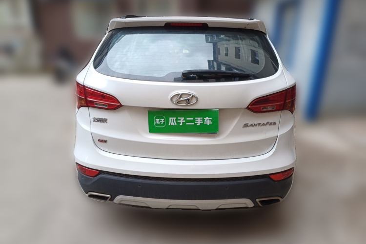 Used Hyundai Santa Fe 2013 2.4L Automatic Two-Wheel Drive Smart Version Rear