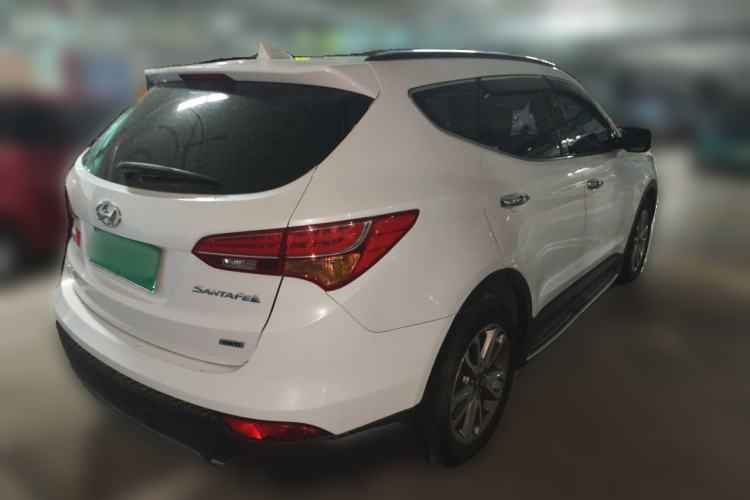 Used Hyundai Santa Fe 2013 2.0T Automatic All-Wheel Drive Top Trim Rear Right 45 Deg