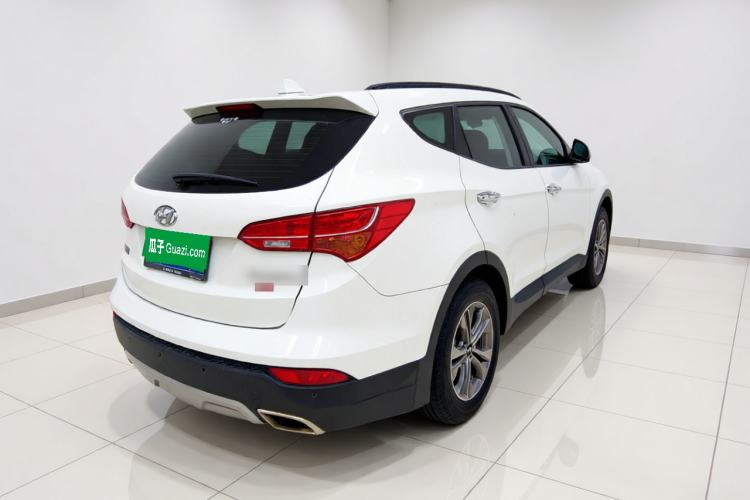 Used Hyundai Santa Fe 2013 2.4L Automatic Two-Wheel Drive Smart Version Rear Right 45 Deg