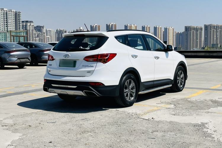Used Hyundai Santa Fe 2013 2.4L Automatic Two-Wheel Drive Smart Version Rear Right 45 Deg