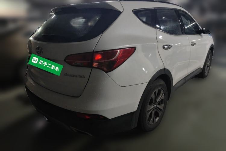 Used Hyundai Santa Fe 2013 2.4L Automatic Two-Wheel Drive Smart Version Rear Right 45 Deg