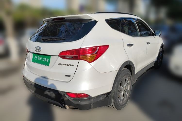 Used Hyundai Santa Fe 2013 2.4L Automatic 4x4 Smart Version Rear Right 45 Deg