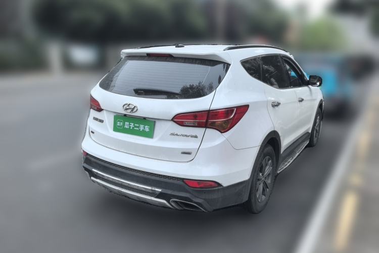 Used Hyundai Santa Fe 2013 2.4L Automatic 4x4 Smart Version Rear Right 45 Deg
