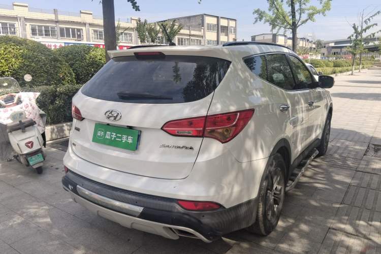 Used Hyundai Santa Fe 2013 2.4L Automatic Two-Wheel Drive Smart Version Rear Right 45 Deg