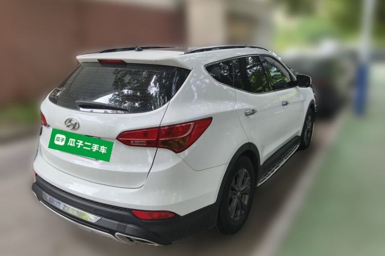 Used Hyundai Santa Fe 2013 2.4L Automatic Two-Wheel Drive Smart Version Rear Right 45 Deg